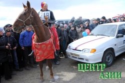 Сезон конных скачек открыт: главный призовой автомобиль уехал в Бай-Тайгу, а детская коляска – в Монгун-Тайгу